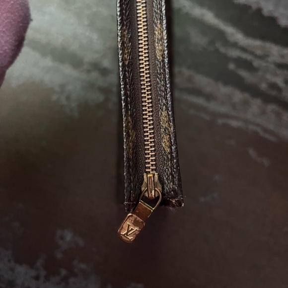 Authentic Louis Vuitton Toiletry 26 Pouch - Picture 3 of 7